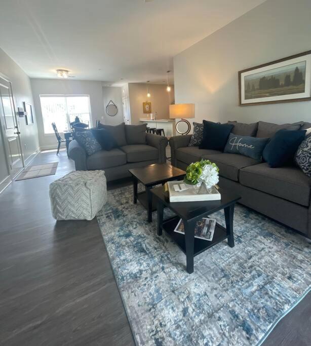 Main Floor 2 Bedroom Condo In Bettendorf Buitenkant foto